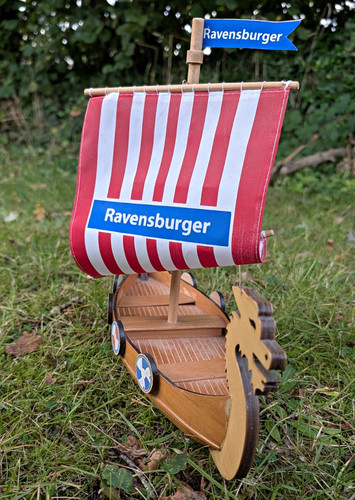Deko drachenboot mit rot - drachenboot,