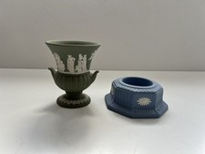 WEDGWOOD ENGLAND  VASE und