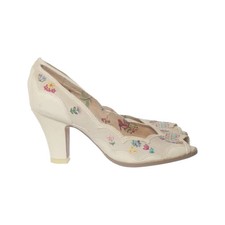 Miss L-Fire, High Heels