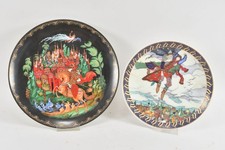 C25H22- 2x Porzellan Wandteller Sammelteller ua Motiv Russische Märchen