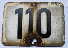 altes gebrauchtes Emailschild Emailleschild Schild Hausnummer 110