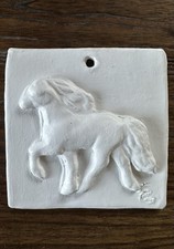 Wanddeko Ton-Kachel m. Pferd Isländer Islandpferd Islandpony Tölter Weiß 12x12cm
