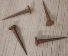 Nagel aus Eisen, handgeschmiedet, antiker Stil
