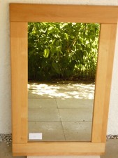 Sehr schöner neuwertiger Spiegel mit Massivholzrahmen, 80x50 cm