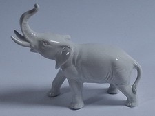 Porzellan-Elefant - signiert -