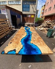 Moderner blauer Harztisch -