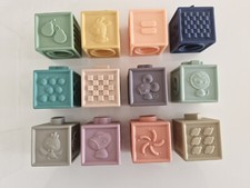 BABY BAUSTEINE AUS SILIKON 12