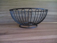 Obstkorb, Gemüsekorb aus schwarzem Metall, rund, auch als Brötchenkorb nutzbar