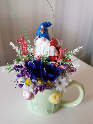 Tasse mit bade - wichtel, zwerg