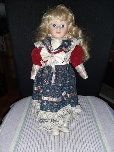 Vintage gilde porzellanpuppe - vintage,