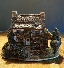 Lilliput Lane Miniatur House - Mosswood . Code Number: L2179.