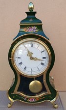 Niedliche kleine Uhr Standuhr Buffettuhr Kaminuhr aus Vollkunststoff m Quarzwerk