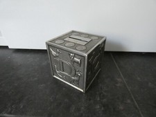 14718/ Alte Spardose Würfel ABCD verschiedene Motive Metall   7,8x7,8 cm