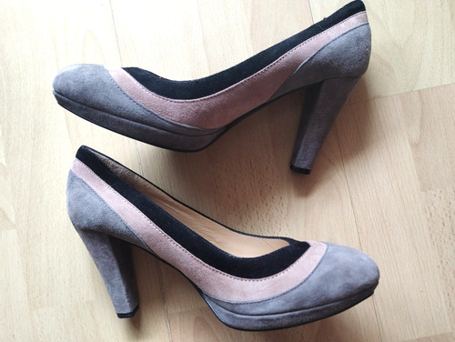 Pumps,Cafe
