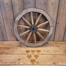 altes Holzrad Wagenrad Rad Ø 41cm mit 10 Sprossen & 6x Herz