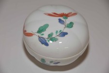 Vintage Noritake Porzellandose mit Blume, handgefertigt, Maße: H=7cm, D=10cm