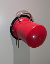 Halter für die schutzkappe - die,