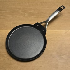 Le Creuset Aluminium Antihaft