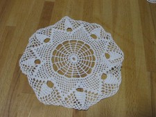 Häkeldecke - Handarbeit - Weiß -  Blumenform - Bogenrand - Vintage