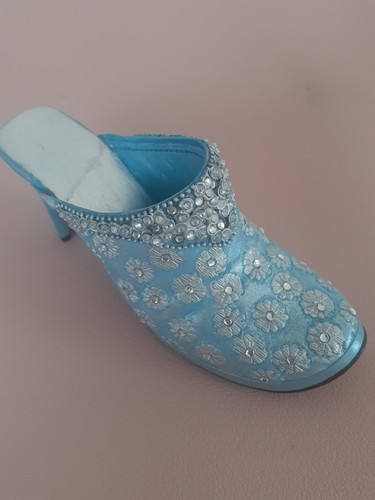 Just the right shoe carolynn - just,