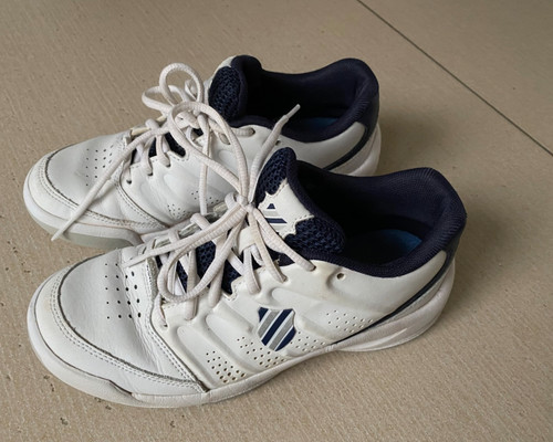 Tennisschuhe hallen teppich - tennisschuhe,