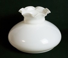 #10606b - Alter Milchglas