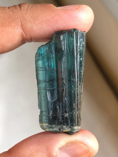 Natürlicher blauer turmalin - blauer,