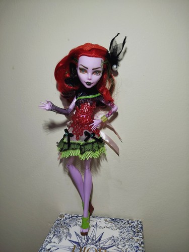 Monster high operetta first - monster,