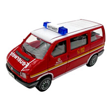 AWM Volkswagen VW T4 Binz MTW Bus Berliner Feuerwehr - Notarzt H0 Modell