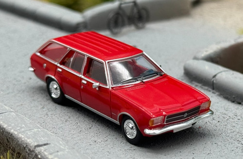 Opel rekord caravan rot - d,