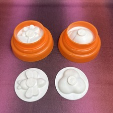 2 Puddingschalen Puddingformen mit 4 herausnehmbaren Motiv Boden DDR Ostalgie