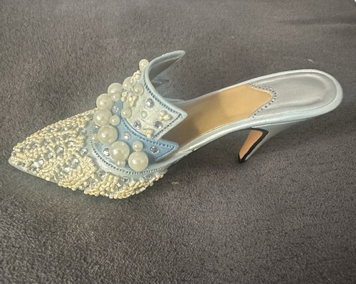 Just the right shoe - right,