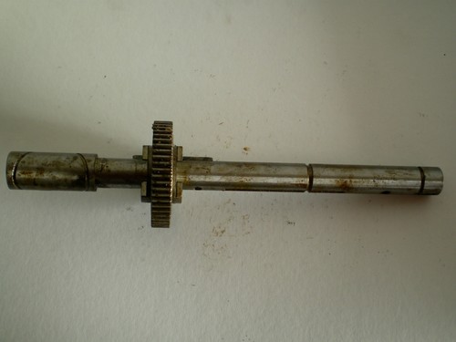 Zwischenlagerwelle mit zahnrad - zwischenlagerwelle,