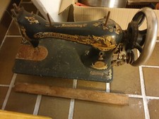 Singer Nähmaschine mit Tisch