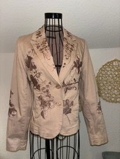 On parle de Vous bestickte