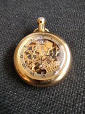 Kleine mechanische Skelett- Taschenuhr mit Aufstellbügel