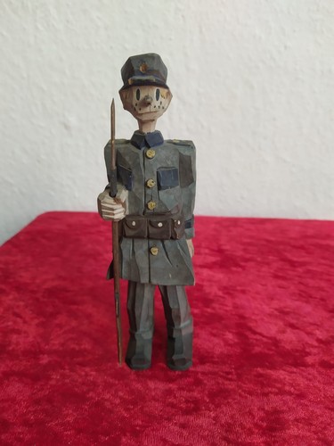 Alte holzfigur soldat - soldat, mit