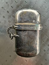 Yves Saint Laurent, FEUERZEUG