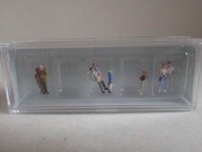 Preiser Zuschauer Kind auf Arm