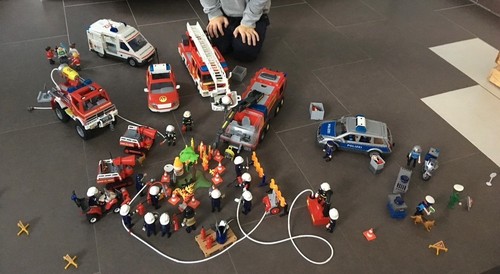 Riesiges playmobil feuerwehr - playmobil,