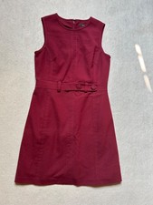 Bordeaux-farbenes Kleid von