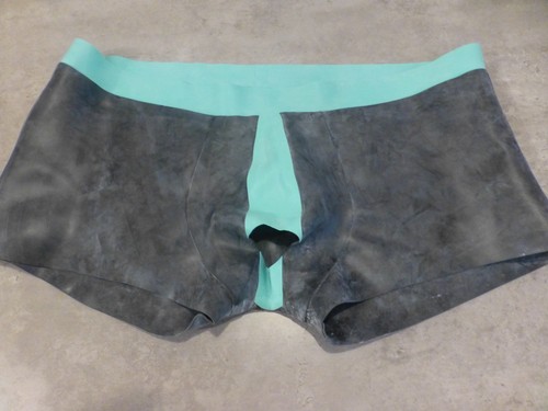 Shorty latex gay - latex,