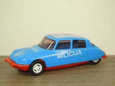 Citroen DS21 Pallas Milicja - Yugoslavia 1:42 - Plastic *65910