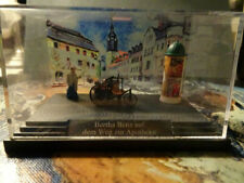 Busch-Schaukasten/Sammler: Berta Benz a.d. Weg zur Apotheke,10x5,3x5,5 cm
