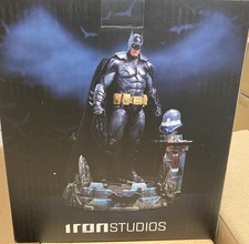 Batman Unleashed 1:10 Deluxe