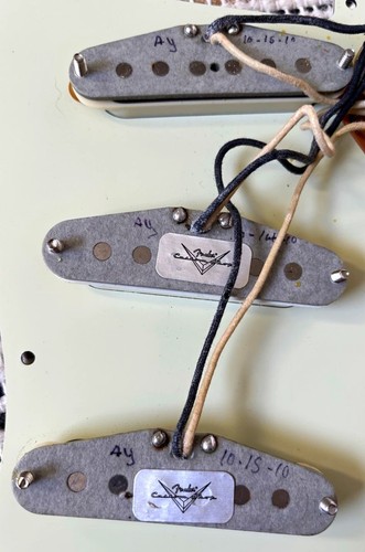 Fender custom shop strat - fender,