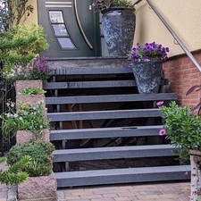 Treppenstufe außen Granit Nero Impala 8cm geflammt freitragend ab 129,90€