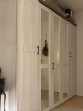 LUCA Eleganter Kleiderschrank