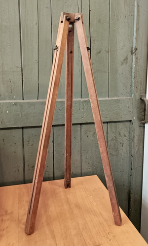 Antikes altes holzstativ - antikes,