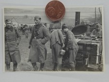 Foto Wehrmacht Soldaten an Feldküche Gulaschkanone